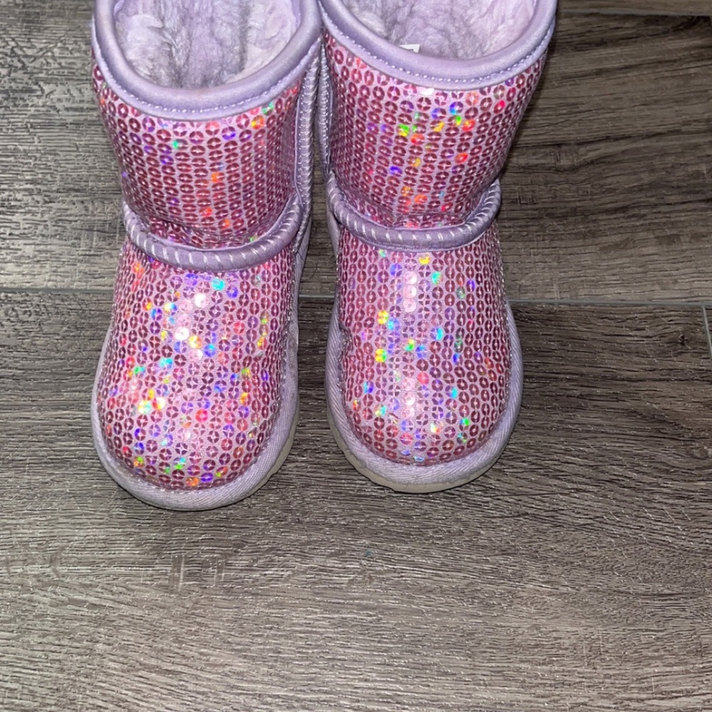 Toddler girl sequined uggs 7C